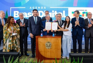 Presidente Lula durante cerim&ocirc;nia de san&ccedil;&atilde;o do PL n&deg; 2628/2022, que institui o ECA Digital - Foto: Ricardo Stuckert / PR