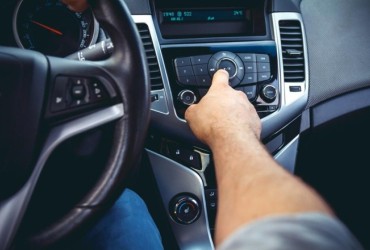 Com o poss&iacute;vel avan&ccedil;o dos ve&iacute;culos aut&ocirc;nomos, r&aacute;dio v&ecirc; desafio e oportunidade