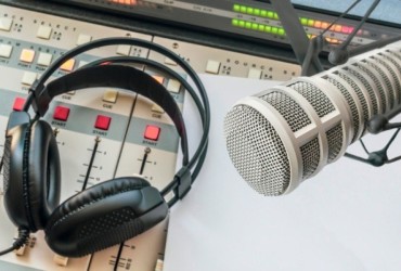 Digitaliza&ccedil;&atilde;o do r&aacute;dio avan&ccedil;a na Alemanha e atinge 78% de ades&atilde;o, aponta pesquisa