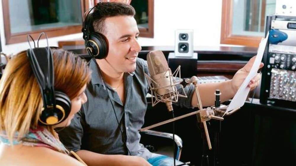 R&aacute;dio ganha espa&ccedil;o em campanhas locais com foco em retorno e integra&ccedil;&atilde;o digital