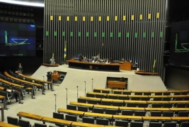 Projeto de lei quer obrigar emissoras de r&aacute;dio e TV a divulgarem agenda semanal de vota&ccedil;&otilde;es da C&acirc;mara