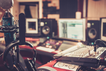 Minist&eacute;rio das Comunica&ccedil;&otilde;es lan&ccedil;a licita&ccedil;&atilde;o para novas emissoras de r&aacute;dio e TV ap&oacute;s 15 anos