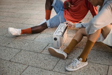 R&aacute;dio &eacute; ouvido por 86% da popula&ccedil;&atilde;o do Reino Unido em apenas uma semana; digital j&aacute; representa 73% do consumo